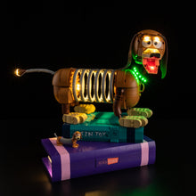 Load image into Gallery viewer, Lego Toy Story Slinky Dog Bookends 43301 Light Kit