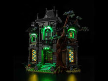 Load and play video in Gallery viewer, Lego Mayor Manor 11383 Light Kit
