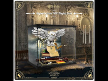 Load and play video in Gallery viewer, Lego 76391 Hogwarts Icons - Collectors&#39; Edition Display Case
