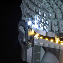 Load image into Gallery viewer, Lego The Mandalorian Helmet 75328 Light Kit - BrickFans
