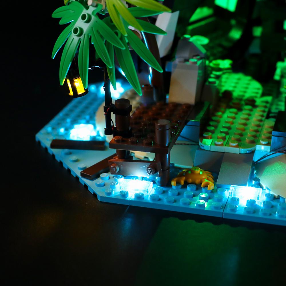 Lego Pirates of Barracuda Bay 21322 Light Kit BrickFans